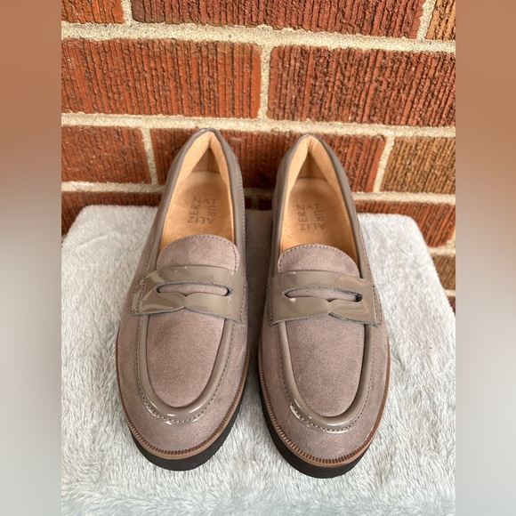 Vintage Naturalizer Penny Loafers.  Size 6. - Picture 3 of 4